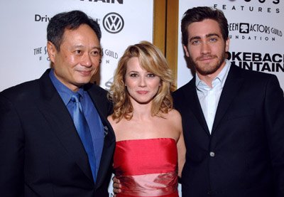 Linda Cardellini photo