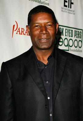 Dennis Haysbert photo