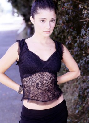 Shiri Appleby photo