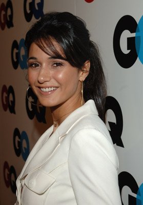 Emmanuelle Chriqui photo