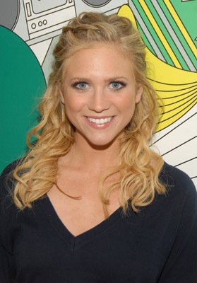 Brittany Snow photo
