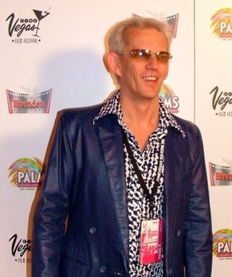 Ezra Buzzington photo