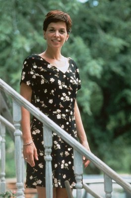 Annabella Sciorra photo