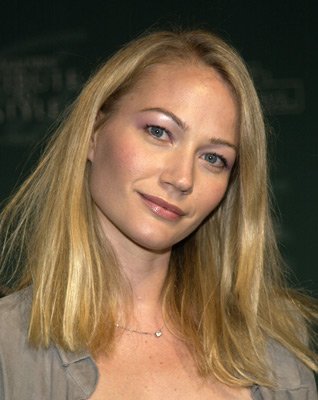 Sarah Wynter photo