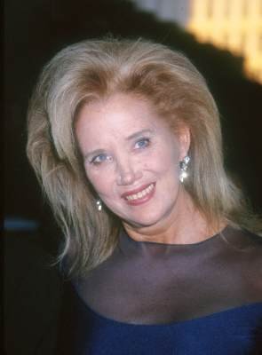 Sally Kirkland photo