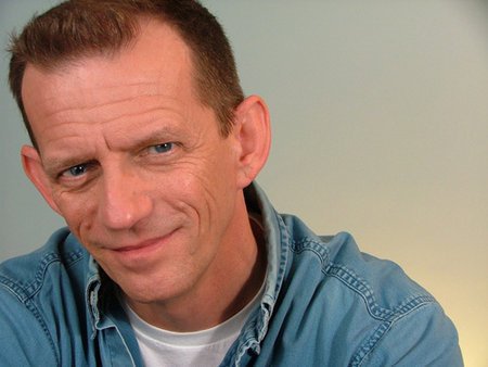 Ezra Buzzington photo