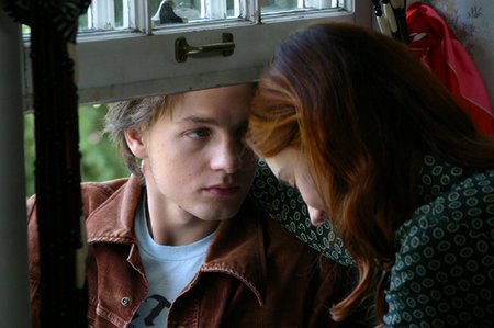 Ashley Johnson photo