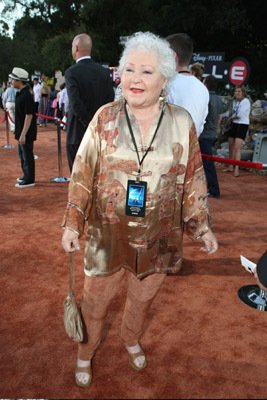 Estelle Harris photo