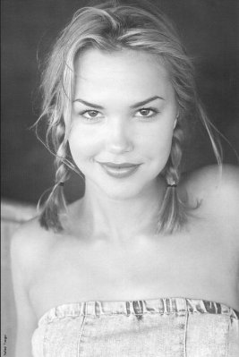 Arielle Kebbel photo