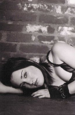 Ashley Johnson photo