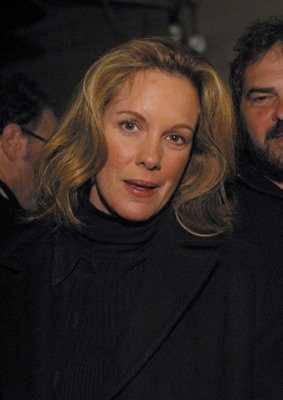 Elizabeth Perkins photo