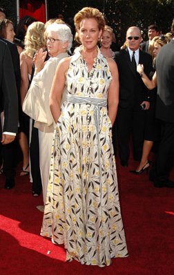 Elizabeth Perkins photo