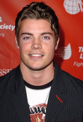 Josh Henderson photo