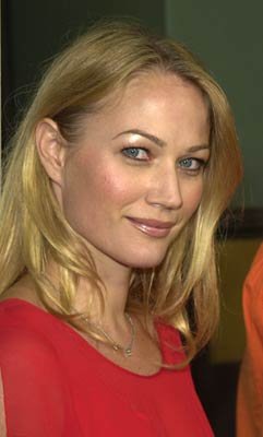 Sarah Wynter photo