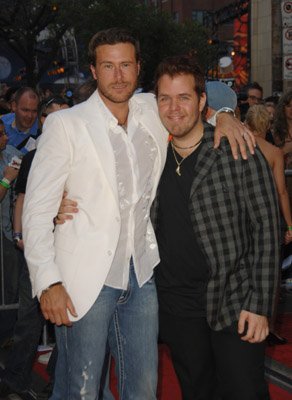 Dean McDermott photo