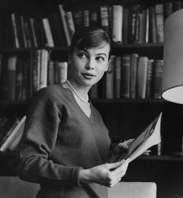 Leslie Caron photo