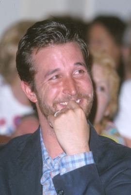 Noah Wyle photo