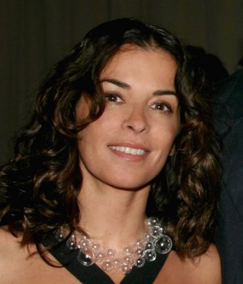 Annabella Sciorra photo