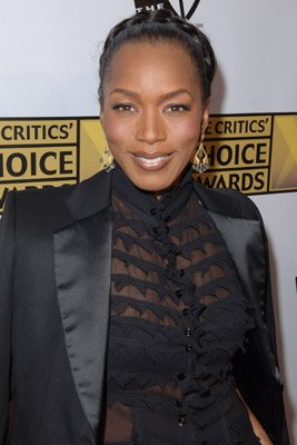 Angela Bassett photo