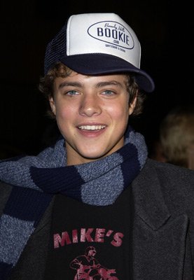 Douglas Smith photo
