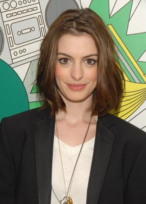 Anne Hathaway photo