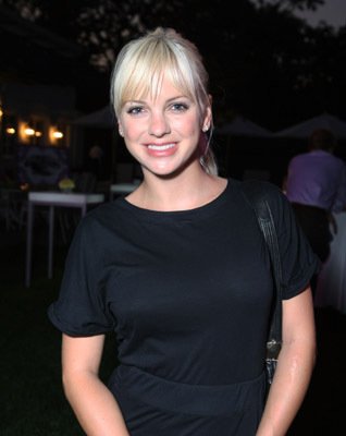 Anna Faris photo