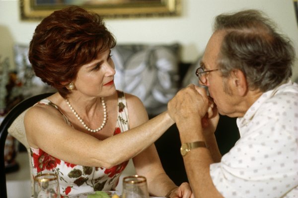 Tovah Feldshuh photo