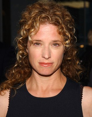Nancy Travis photo