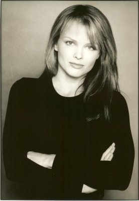 Dina Meyer photo