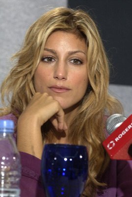 Jennifer Esposito photo