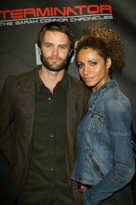 Garret Dillahunt photo