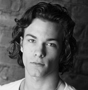 Kyle Schmid photo