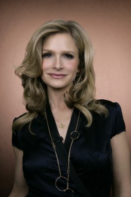 Kyra Sedgwick photo