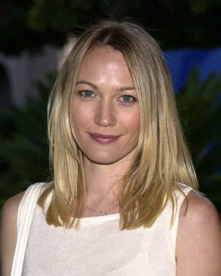 Sarah Wynter photo