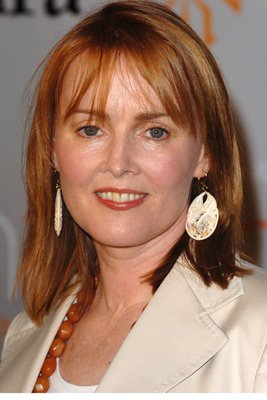 Laura Innes photo