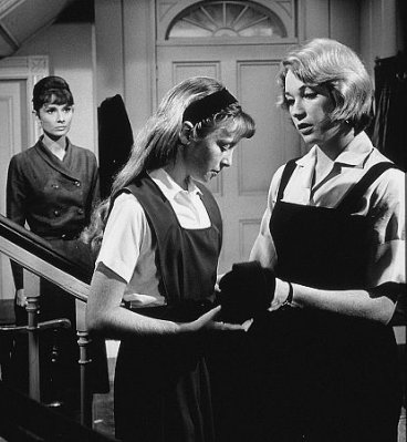 Shirley MacLaine photo