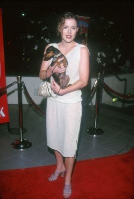 Kathleen Robertson photo