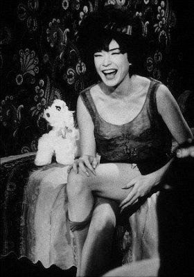 Shirley MacLaine photo