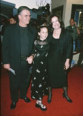 Mary McDonnell photo