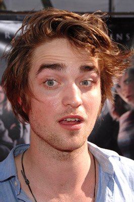 Robert Pattinson photo