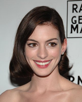 Anne Hathaway photo