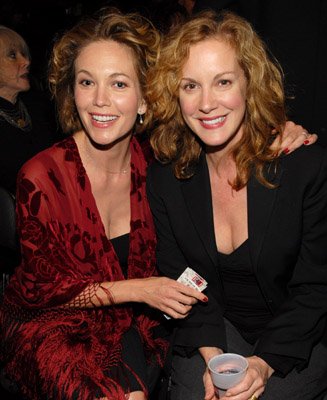 Elizabeth Perkins photo