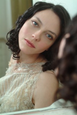 Juliet Landau photo