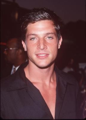 Simon Rex photo