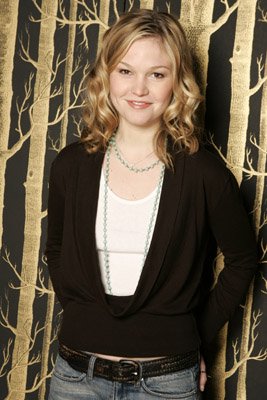 Julia Stiles photo