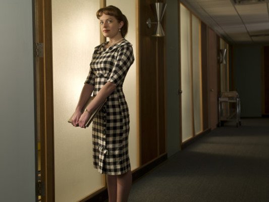 Elisabeth Moss photo