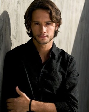 Rodrigo Santoro photo