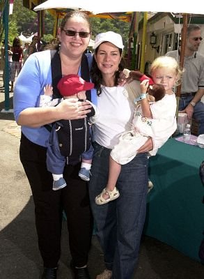 Camryn Manheim photo