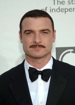 Liev Schreiber photo