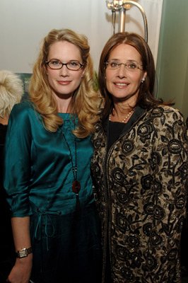 Lorraine Bracco photo